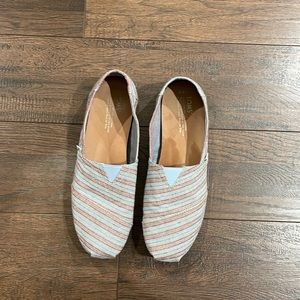 Toms slip on shoes